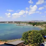 Sea View For Family And Friends -почивка с изглед към морето за семейство и приятели Apartment *