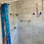 Sea View For Family And Friends -почивка с изглед към морето за семейство и приятели أهيلوي