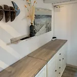 Apartment Sea View For Family And Friends -почивка с изглед към морето за семейство и приятели *